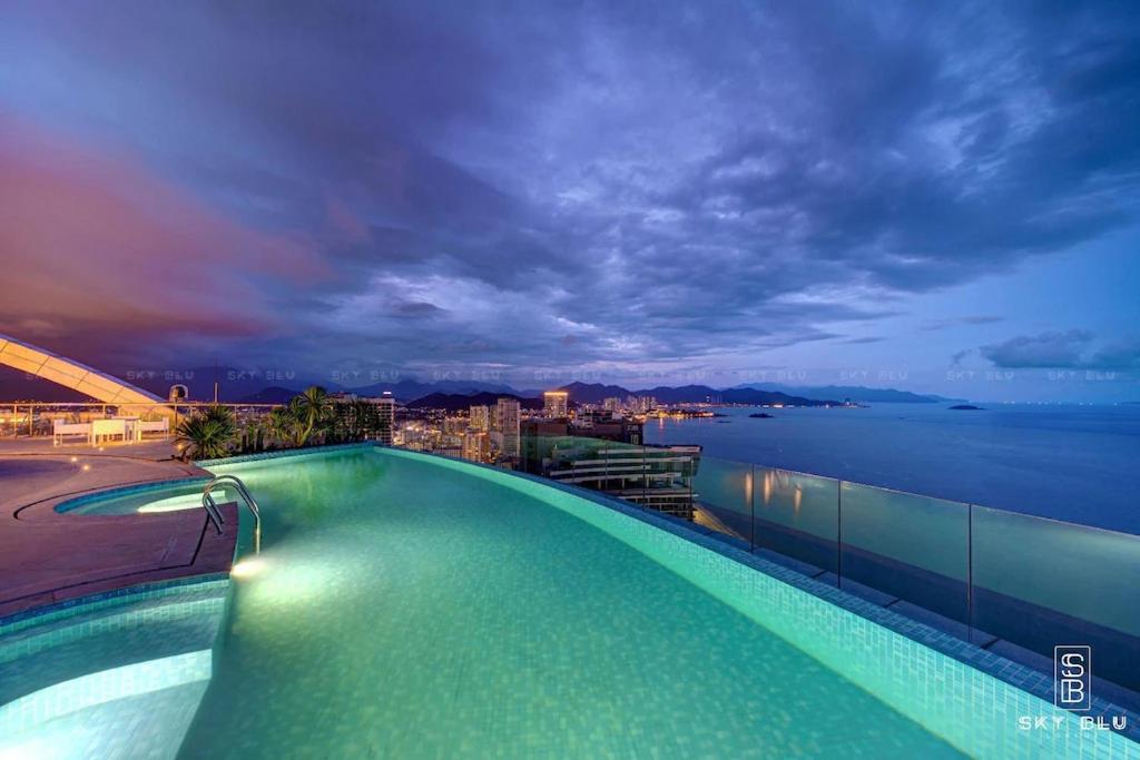 Panorama Central Nha Trang- Vietnam'S Highest Infinitive Rooftop Pool Kültér fotó